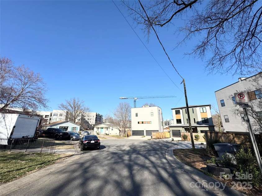 1600 Julia Maulden Place, Charlotte, NC 28206.  MLS# CAR4232783, YatesRealty ID 5196. 