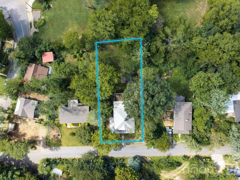 16 West Street, Asheville, NC 28801.  MLS# CAR4423666, YatesRealty ID 51960. Approximate Lot Dimension