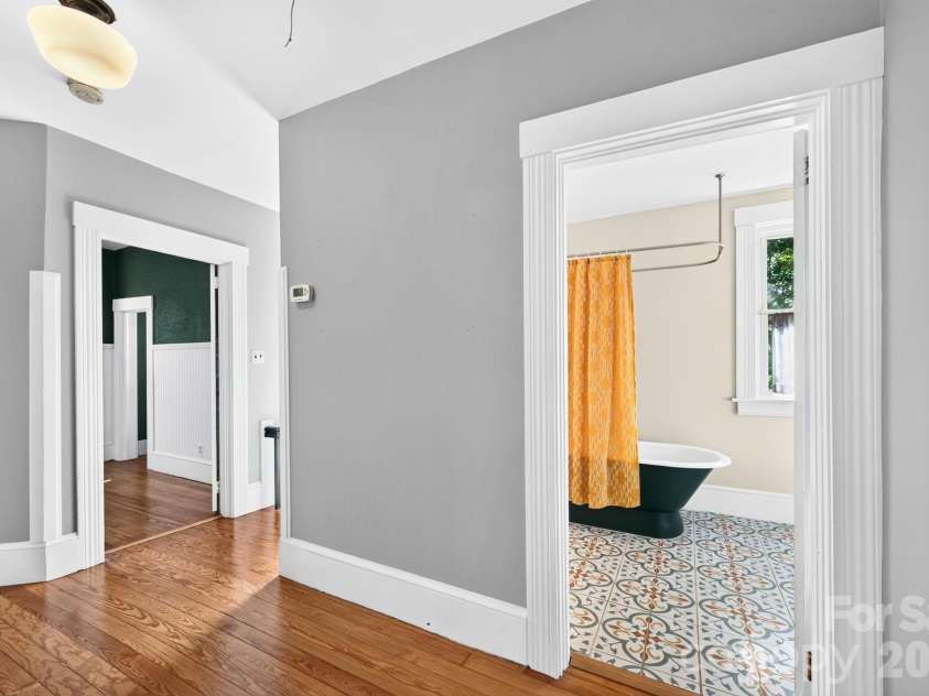 16 West Street, Asheville, NC 28801.  MLS# CAR4423666, YatesRealty ID 51960. Upper Level Bathroom Access