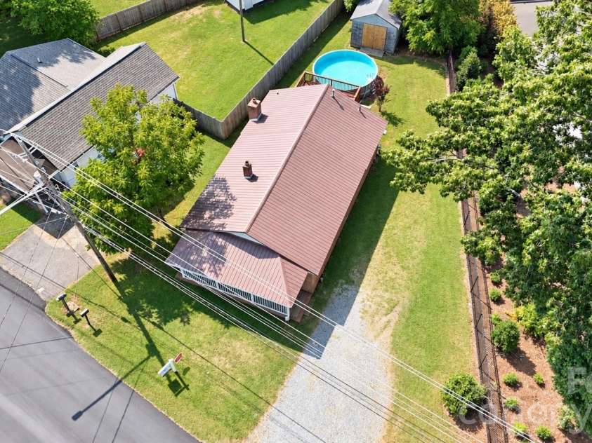 1231 Bradford Heights Road, Gastonia, NC 28054.  MLS# CAR4423101, YatesRealty ID 51962. 