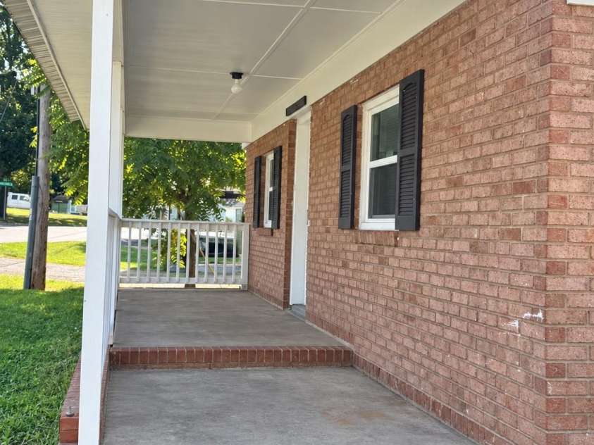 1231 Bradford Heights Road, Gastonia, NC 28054.  MLS# CAR4423101, YatesRealty ID 51962. 