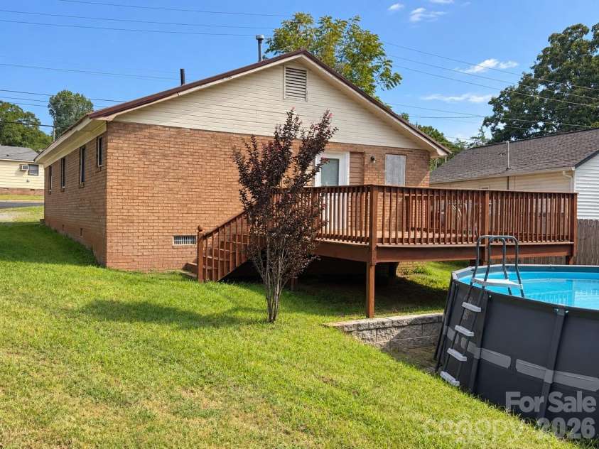 1231 Bradford Heights Road, Gastonia, NC 28054.  MLS# CAR4423101, YatesRealty ID 51962. 
