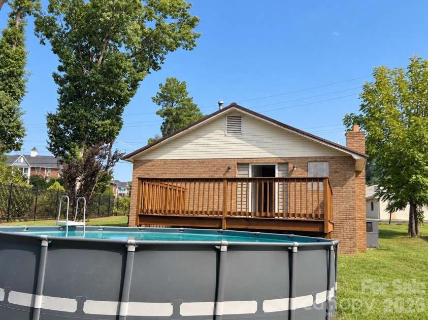 1231 Bradford Heights Road, Gastonia, NC 28054.  MLS# CAR4423101, YatesRealty ID 51962. 