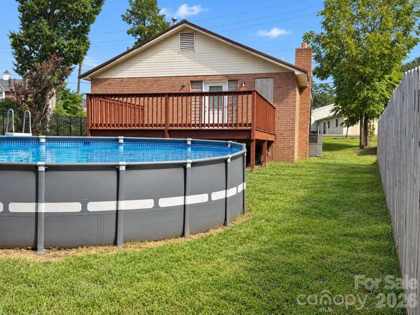 1231 Bradford Heights Road, Gastonia, NC 28054.  MLS# CAR4423101, YatesRealty ID 51962. 