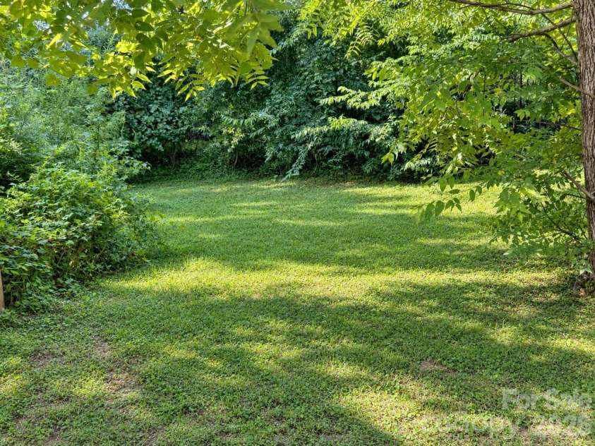 1231 Bradford Heights Road, Gastonia, NC 28054.  MLS# CAR4423101, YatesRealty ID 51962. 