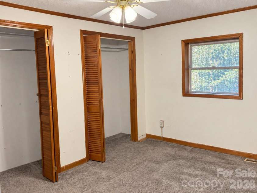 1231 Bradford Heights Road, Gastonia, NC 28054.  MLS# CAR4423101, YatesRealty ID 51962. 
