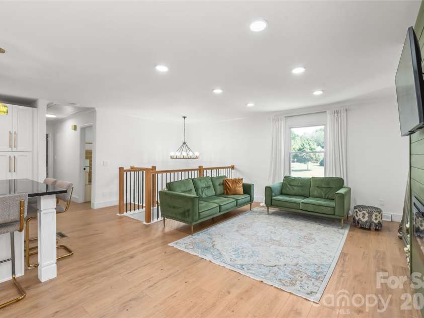 610 Ridgeway Drive, Belmont, NC 28012.  MLS# CAR4423628, YatesRealty ID 51964. 