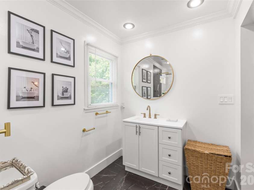610 Ridgeway Drive, Belmont, NC 28012.  MLS# CAR4423628, YatesRealty ID 51964. 