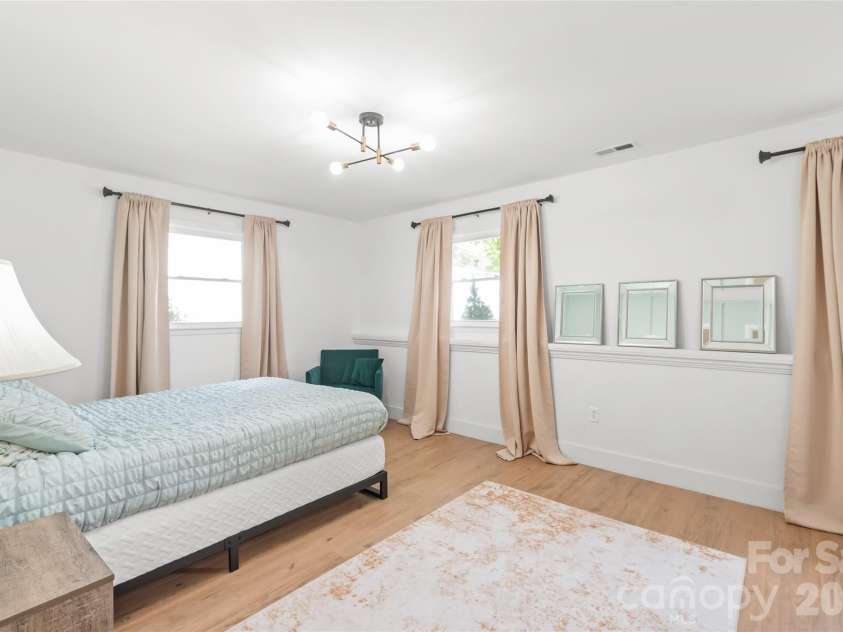 610 Ridgeway Drive, Belmont, NC 28012.  MLS# CAR4423628, YatesRealty ID 51964. 