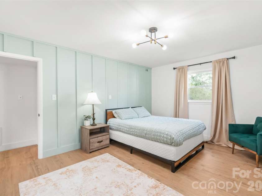 610 Ridgeway Drive, Belmont, NC 28012.  MLS# CAR4423628, YatesRealty ID 51964. 