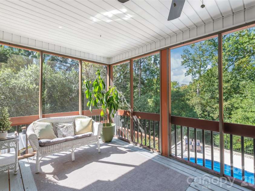 610 Ridgeway Drive, Belmont, NC 28012.  MLS# CAR4423628, YatesRealty ID 51964. 