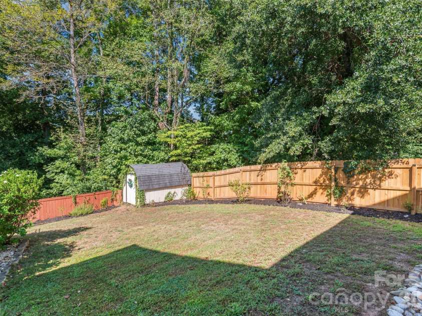 610 Ridgeway Drive, Belmont, NC 28012.  MLS# CAR4423628, YatesRealty ID 51964. 