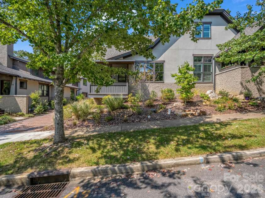14 Keats Road, Black Mountain, NC 28711.  MLS# CAR4422748, YatesRealty ID 51967. 