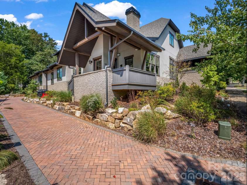14 Keats Road, Black Mountain, NC 28711.  MLS# CAR4422748, YatesRealty ID 51967. 