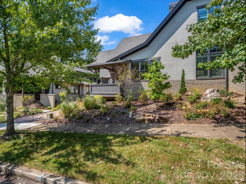 14 Keats Road, Black Mountain, NC 28711.  MLS# CAR4422748, YatesRealty ID 51967. 