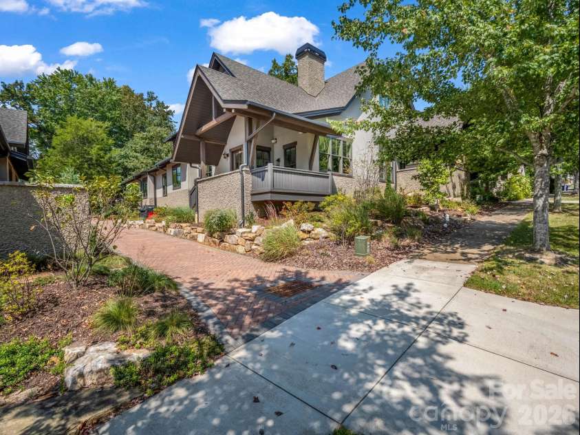 14 Keats Road, Black Mountain, NC 28711.  MLS# CAR4422748, YatesRealty ID 51967. 