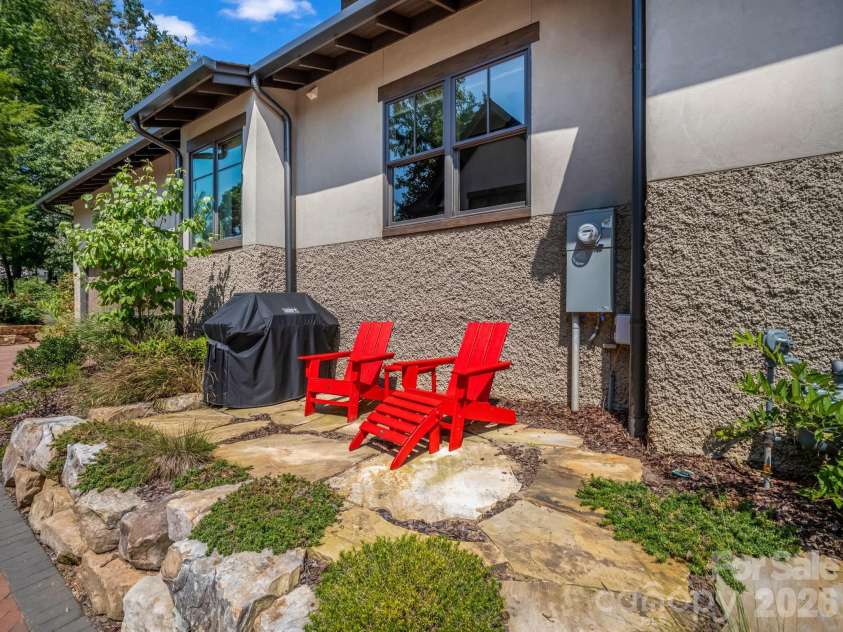 14 Keats Road, Black Mountain, NC 28711.  MLS# CAR4422748, YatesRealty ID 51967. 