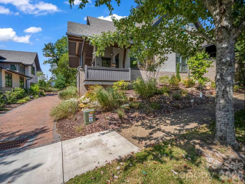 14 Keats Road, Black Mountain, NC 28711.  MLS# CAR4422748, YatesRealty ID 51967. 