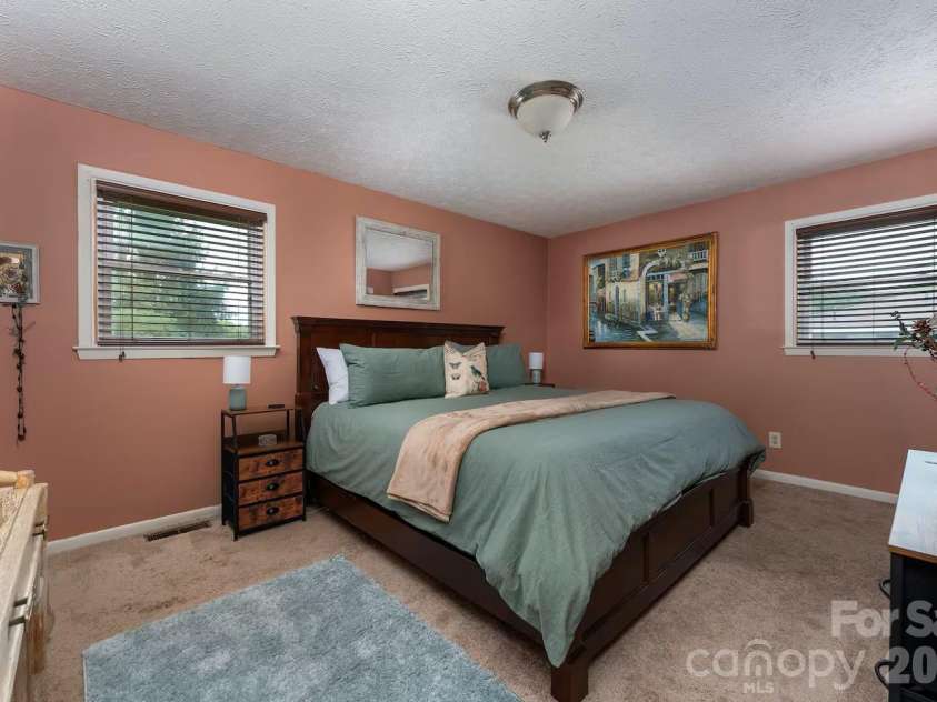 124 Oak Hill Road, Candler, NC 28715.  MLS# CAR4346369, YatesRealty ID 5197. Master