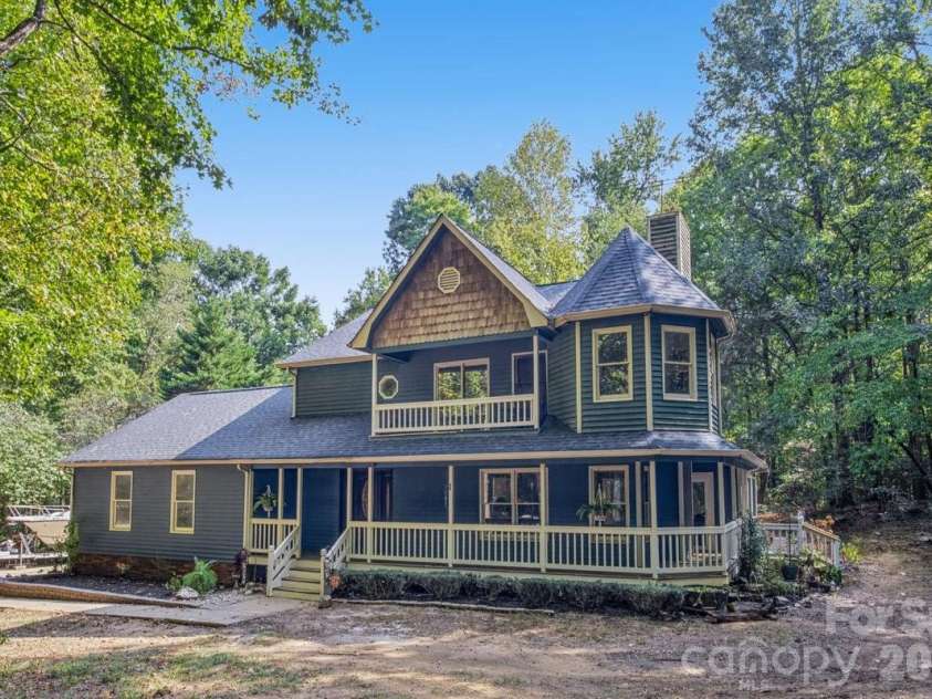2703 Blythe Road, Waxhaw, NC 28173.  MLS# CAR4420238, YatesRealty ID 51970. 