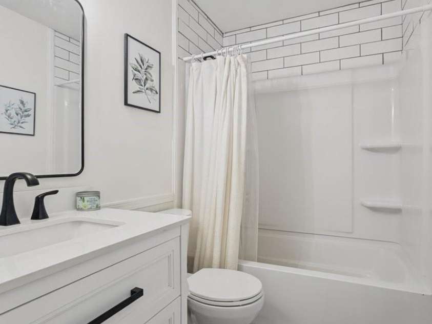 2703 Blythe Road, Waxhaw, NC 28173.  MLS# CAR4420238, YatesRealty ID 51970. Bathroom 1