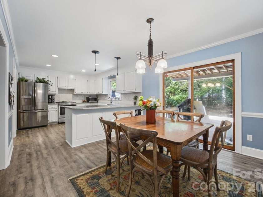 2703 Blythe Road, Waxhaw, NC 28173.  MLS# CAR4420238, YatesRealty ID 51970. Kitchen