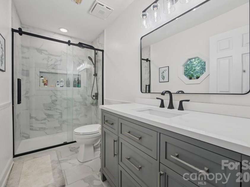 2703 Blythe Road, Waxhaw, NC 28173.  MLS# CAR4420238, YatesRealty ID 51970. Primary Bath