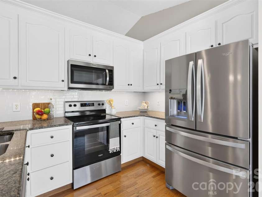 267 Carrington Lane, Salisbury, NC 28146.  MLS# CAR4421165, YatesRealty ID 51971. Kitchen