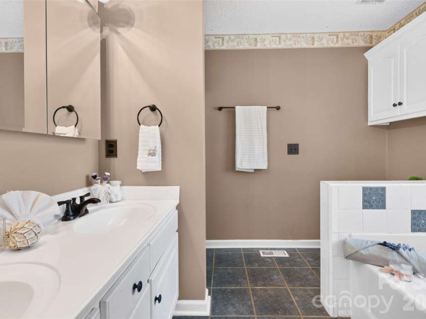267 Carrington Lane, Salisbury, NC 28146.  MLS# CAR4421165, YatesRealty ID 51971. Primary bathroom