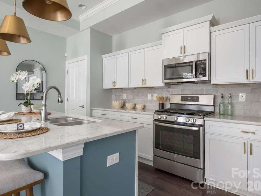 118 Mercyview Lane, Mooresville, NC 28117.  MLS# CAR4420321, YatesRealty ID 51972. 