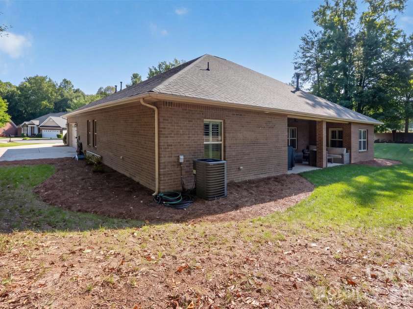 5073 Timberline Lane, Gastonia, NC 28056.  MLS# CAR4420991, YatesRealty ID 51973. 