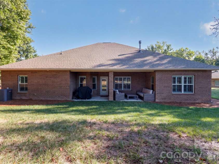 5073 Timberline Lane, Gastonia, NC 28056.  MLS# CAR4420991, YatesRealty ID 51973. 
