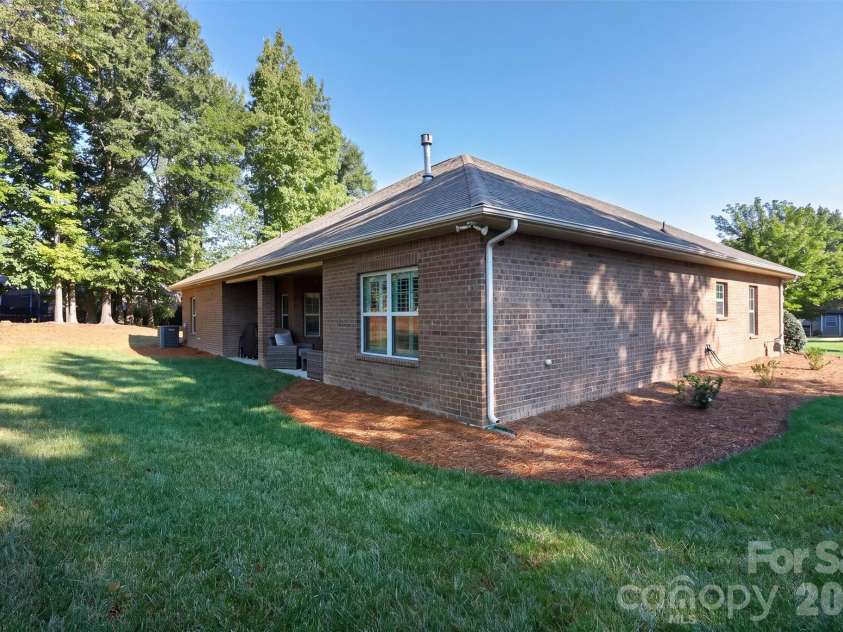 5073 Timberline Lane, Gastonia, NC 28056.  MLS# CAR4420991, YatesRealty ID 51973. 