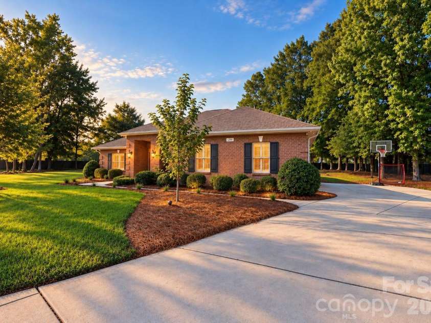 5073 Timberline Lane, Gastonia, NC 28056.  MLS# CAR4420991, YatesRealty ID 51973. 