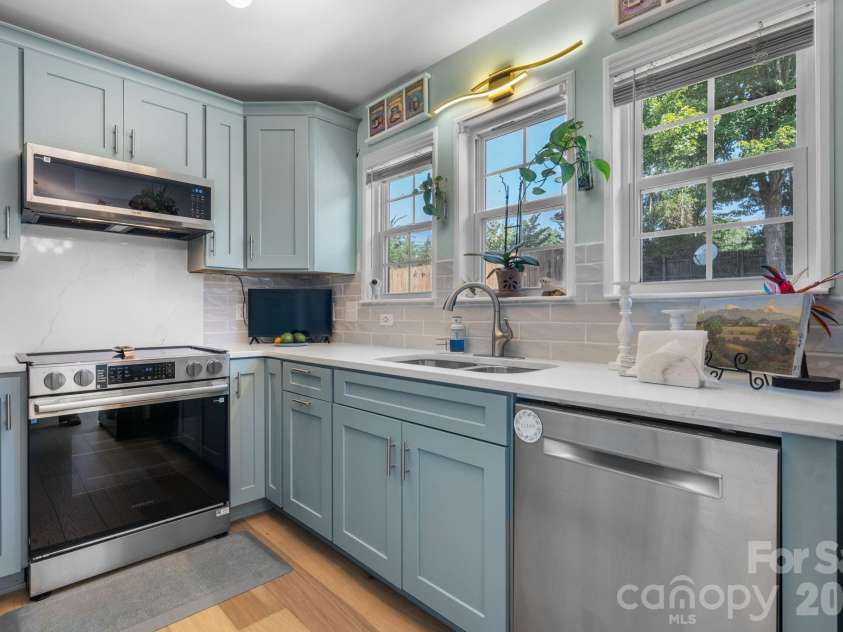 16522 Glenfurness Drive, Huntersville, NC 28078.  MLS# CAR4419979, YatesRealty ID 51974. 