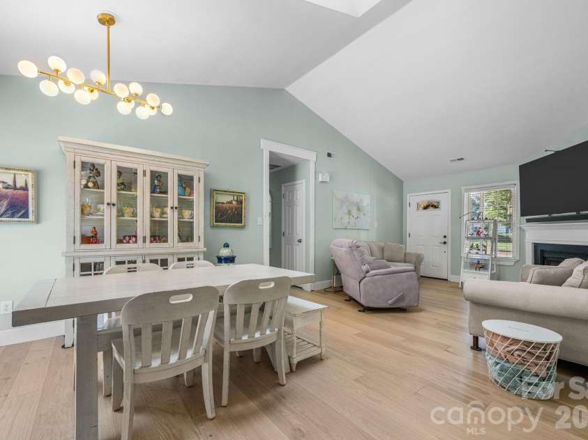 16522 Glenfurness Drive, Huntersville, NC 28078.  MLS# CAR4419979, YatesRealty ID 51974. 