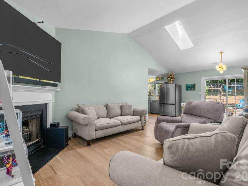16522 Glenfurness Drive, Huntersville, NC 28078.  MLS# CAR4419979, YatesRealty ID 51974. 