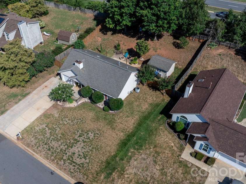 16522 Glenfurness Drive, Huntersville, NC 28078.  MLS# CAR4419979, YatesRealty ID 51974. 