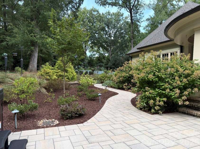 1110 Reamoor Drive, Waxhaw, NC 28173.  MLS# CAR4374459, YatesRealty ID 51975. 