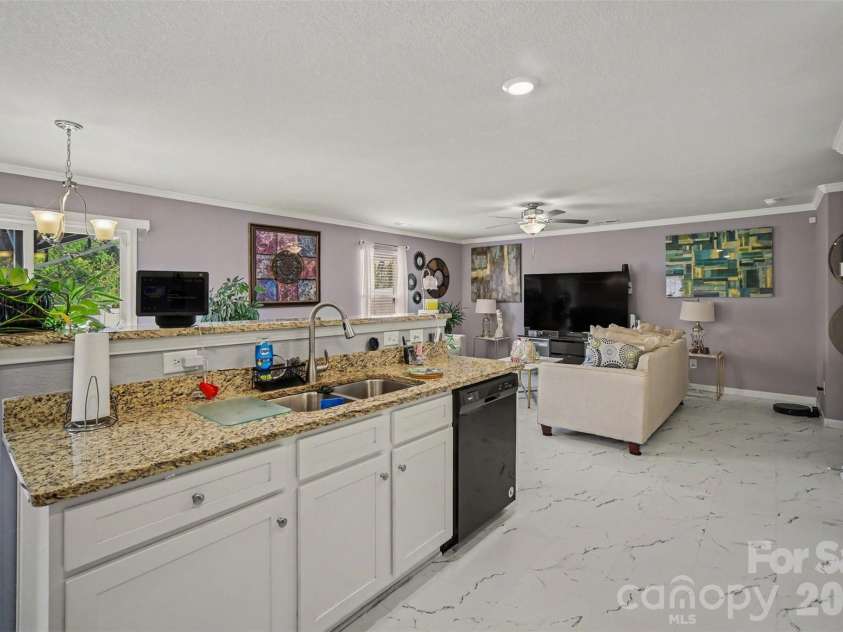 3903 Rosfield Drive, Charlotte, NC 28214.  MLS# CAR4416012, YatesRealty ID 51977. 