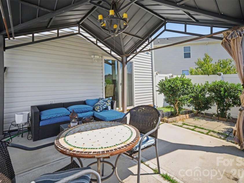 3903 Rosfield Drive, Charlotte, NC 28214.  MLS# CAR4416012, YatesRealty ID 51977. 