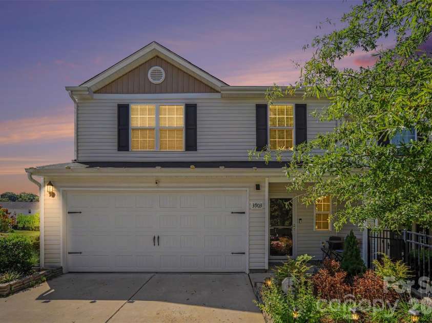 3903 Rosfield Drive, Charlotte, NC 28214.  MLS# CAR4416012, YatesRealty ID 51977. 