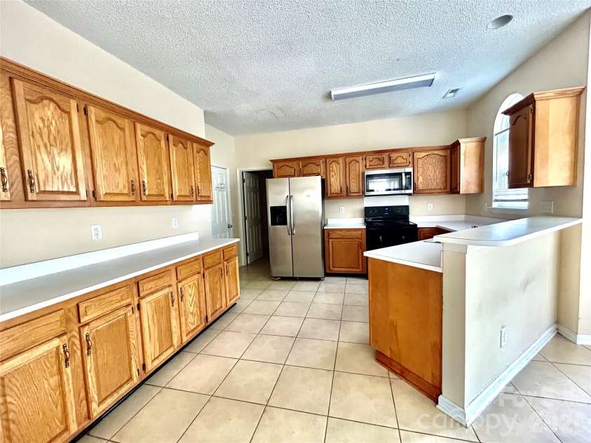 10514 Old Bridge Lane, Charlotte, NC 28269.  MLS# CAR4426525, YatesRealty ID 51978. 