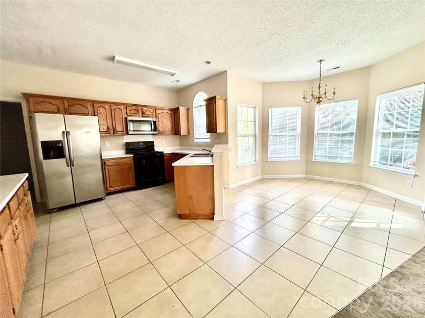 10514 Old Bridge Lane, Charlotte, NC 28269.  MLS# CAR4426525, YatesRealty ID 51978. 