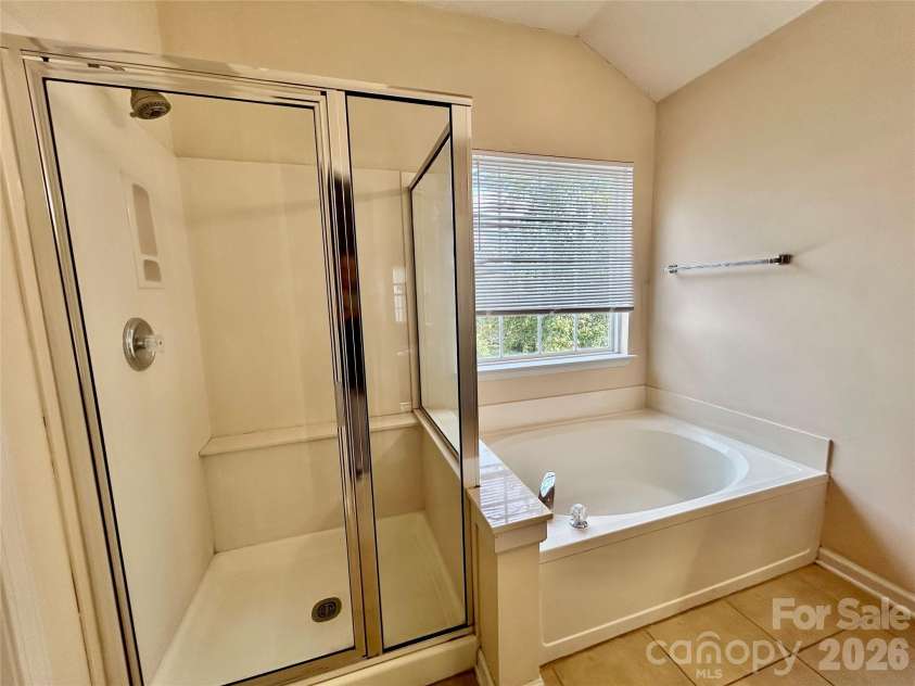 10514 Old Bridge Lane, Charlotte, NC 28269.  MLS# CAR4426525, YatesRealty ID 51978. 