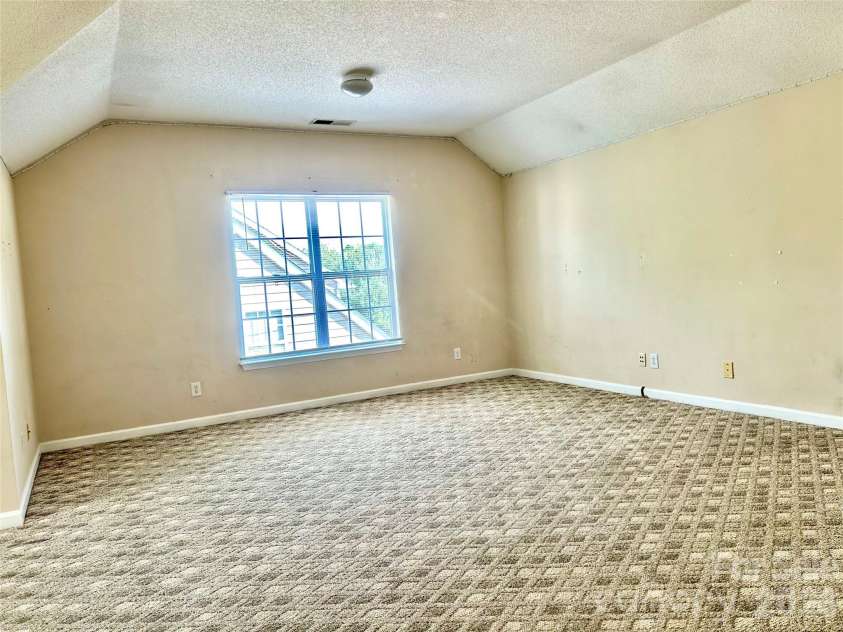 10514 Old Bridge Lane, Charlotte, NC 28269.  MLS# CAR4426525, YatesRealty ID 51978. 