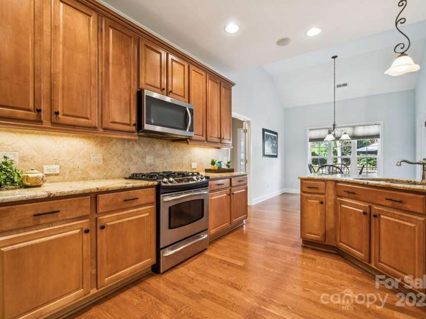 120 Elizabeth Hearth Road, Mooresville, NC 28115.  MLS# CAR4316971, YatesRealty ID 5198. Kitchen