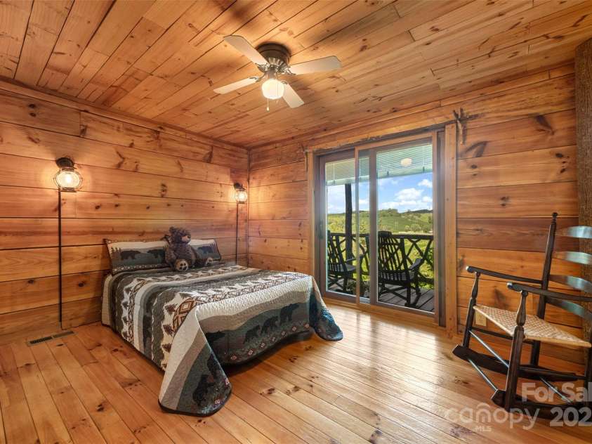 348 Laurelwood Lane, Boone, NC 28607.  MLS# CAR4165444, YatesRealty ID 5198. 