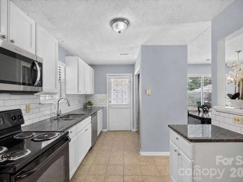 8006 Sheringham Way, Charlotte, NC 28227.  MLS# CAR4422467, YatesRealty ID 51980. 