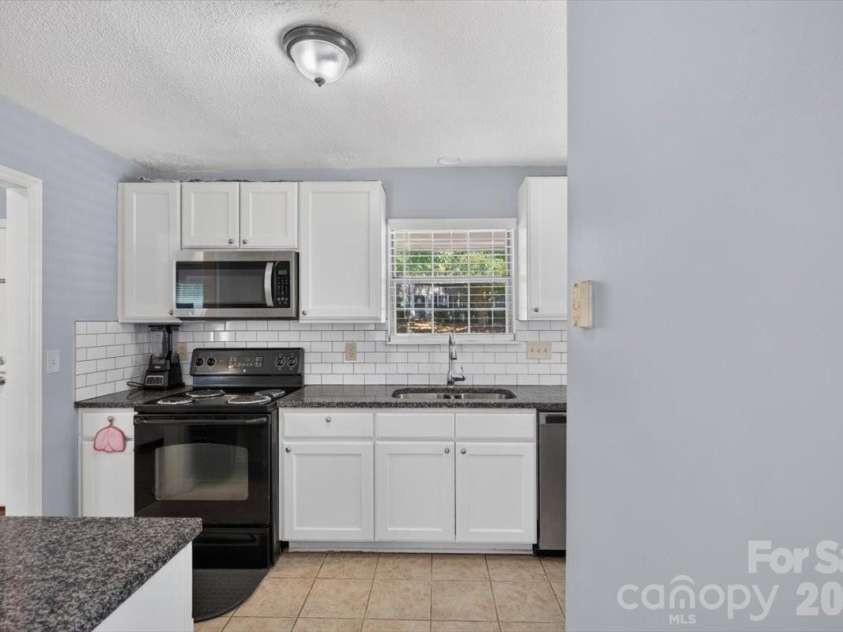 8006 Sheringham Way, Charlotte, NC 28227.  MLS# CAR4422467, YatesRealty ID 51980. 
